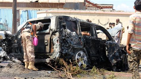 Car Bomb in Yemen Targets Officials, Kills 6 Others