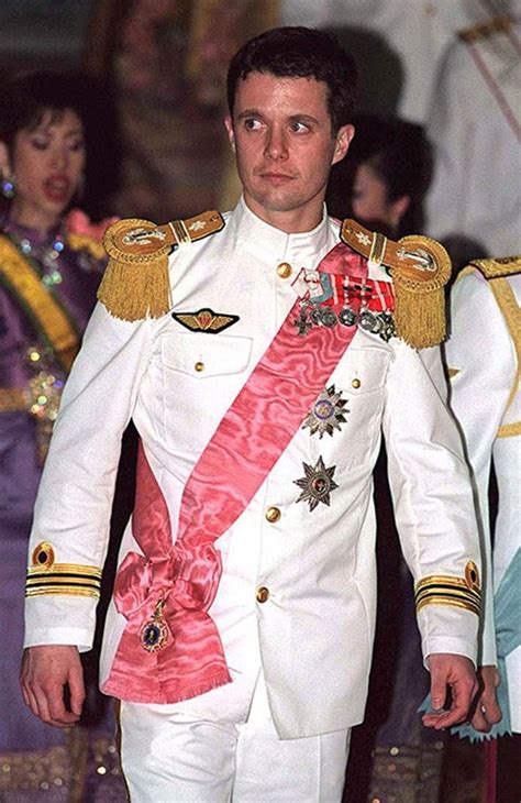 55 photos of royals in uniform that will make you swoon – Artofit