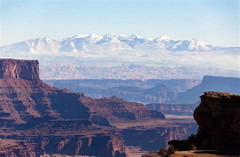 La Sal mountains from Island in the Sky [OC] [5350 × 3510] so much beauty in Utah... : r/EarthPorn