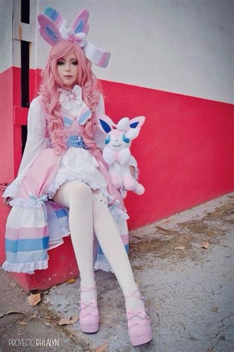 Pokemon Gijinka Cosplay