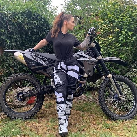 Pin on Girl Rider | Motocross girls, Motocross outfits, Womens dirt ...