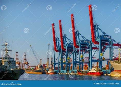 Activities in the Port of Tanjung Priok. Editorial Photography - Image of freight, logistics ...