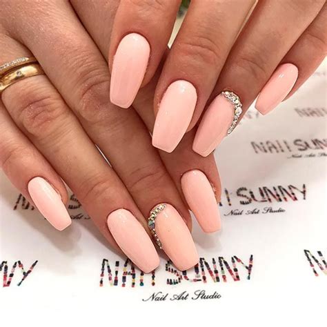 Lovely Peach Color Nails Designs for 2022