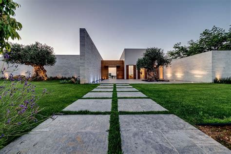 Modern Luxury Villas Designed By Gal Marom Architects | Landscape ...