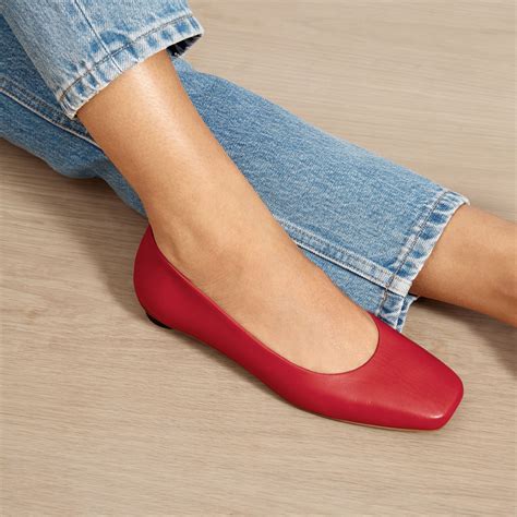 Women's '90s Flat by Everlane in Scarlet | Cute womens shoes, Heels ...