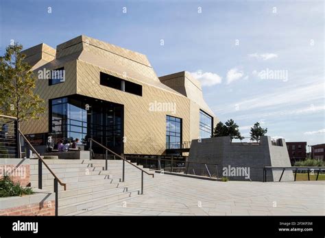 The Hive Library, Worcester Stock Photo - Alamy