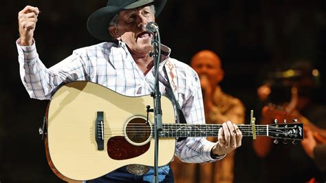 George Strait Plays Hits, Haggard at Triumphant Vegas Concert