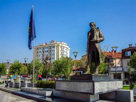 Statue of Ibrahim Rugova - Pristina