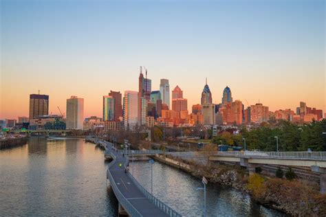 Philadelphia Skyline at Sunset | Smithsonian Photo Contest ...