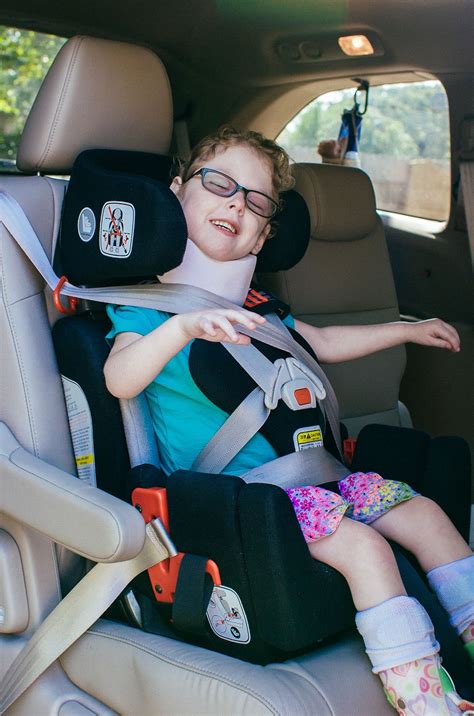 Feeding Baby In Car Seat - Babiestre