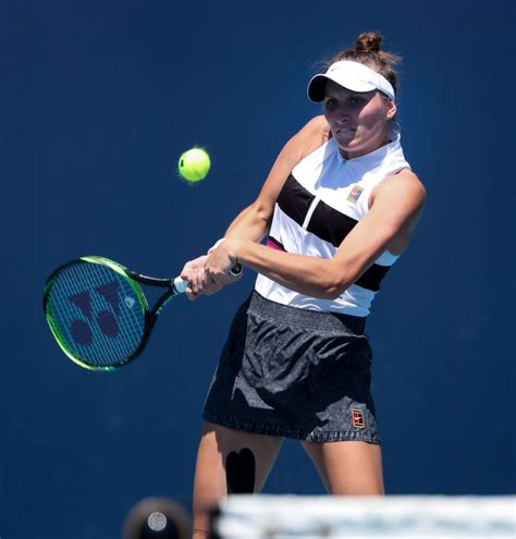 Vondrousova Tennis Player : The Latest: Vondrousova moves into French ...