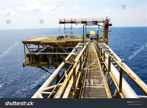 Offshore Construction Platform Production Oil Gas Stock Photo 531571174 ...