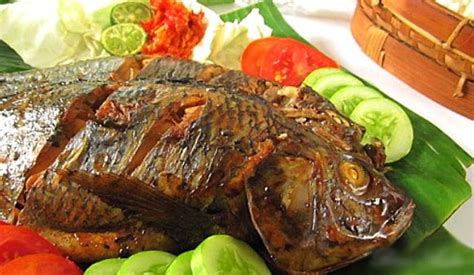 Nikmatnya Ikan Jelawat di Tepi Sungai Mentaya Wisata Kuliner Khas ...