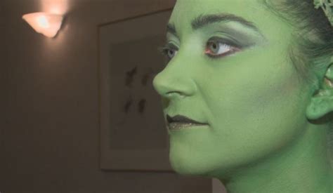 WATCH: Transforming into Elphaba, the Wicked Witch of the West ...