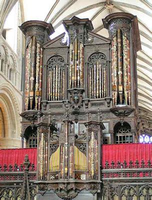 PIPE ORGANS: Gloucester Cathedral organ