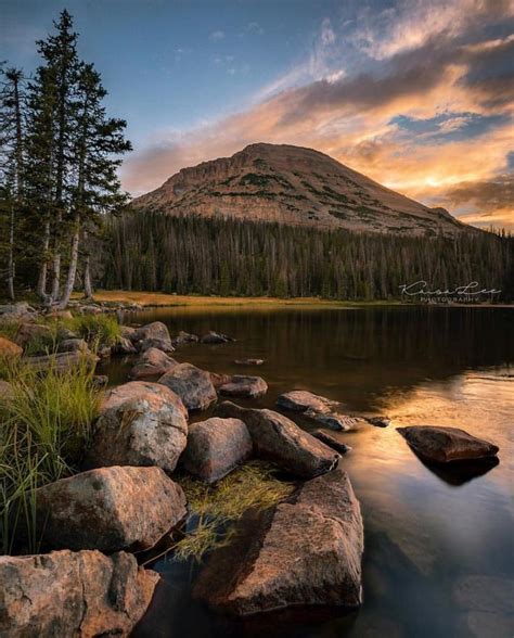 The beautiful Mirror Lake in the Uinta Mountains in Utah. Just a short drive from Salt Lake City ...