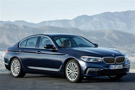 2017 bmw 5 series luxury line front right | AUTOBICS