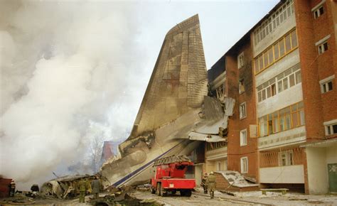 Russian Air Force Antonov An-124-100 crashed in a residential area, December 6, 1997 : r ...