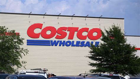 From forklift driver to CEO: Who is incoming Costco boss Ron Vachris?