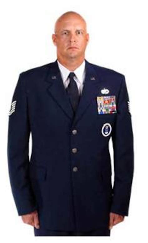 Proper wearing of the enlisted semi-formal uniform > Dyess Air Force Base > Article Display