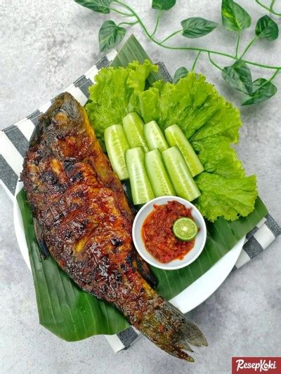 Ikan Mas Bakar Enak dan Sederhana - Resep | ResepKoki