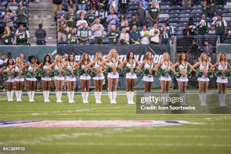 New York Jets Cheerleaders Photos and Premium High Res Pictures - Getty ...