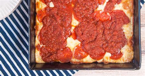 Detroit Style Pizza Recipe - Ramshackle Pantry