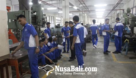 NUSABALI.com - Seriusi Kendaraan Listrik, SMKN 1 Denpasar Matangkan Kompetensi Dasar Siswa