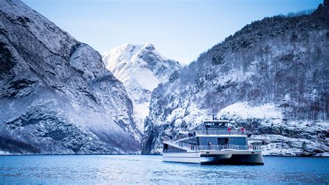 Flam Railway & Fjord Cruise Nærøyfjord | Norways best