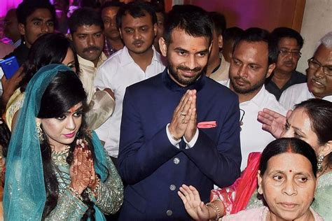 View The Pics Of Tej Pratap Yadav Wedding Invitation Card Delhi-ncr - Amar Ujala Hindi News Live ...