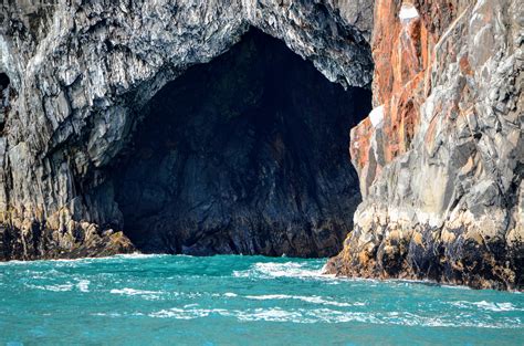 Sea Cave - Kenai Fjords State Park, AK [OC][4928x3264] : r/EarthPorn