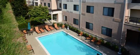 Danville hotels with outdoor pool | Danville vacation hotels