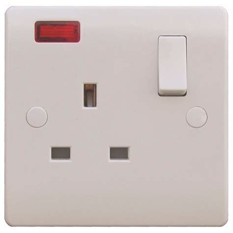 ESR Sline 1 Gang White 13a Switched Single Pole UK Plug Socket with ...