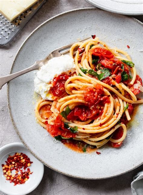 Bucatini Pasta with Sheet Pan Tomato Sauce - Familystyle Food