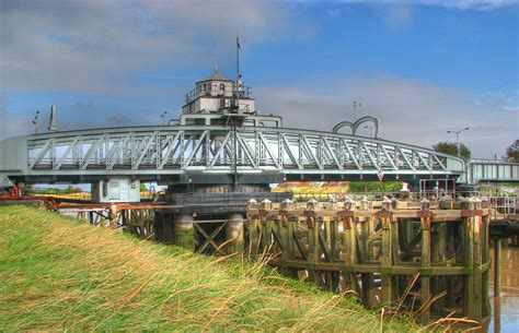 Sutton Bridge | Swing Bridge at Long Sutton. Much better wea… | Flickr