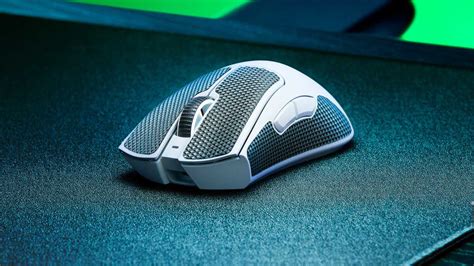 Razer's DeathAdder V3 Pro mouse hits ludicrous 4000Hz speeds | PCWorld