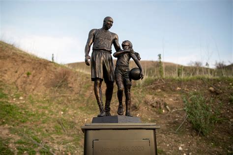 Statue of Kobe Bryant, daughter brought to helicopter crash site