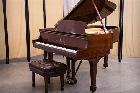 1985 Steinway Model M Grand Piano | Walnut - Excellent Condition