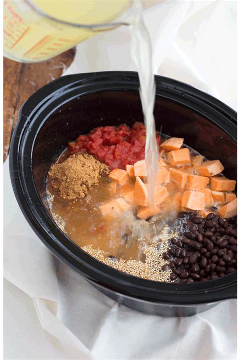 Crockpot sweet potato, chicken, and quinoa soup. SO good and super healthy! Thm Recipes, Slow ...