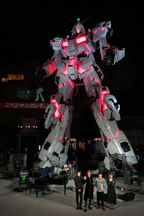 Sawano Hiroyuki joined by SUGIZO at life-size Gundam special ceremony