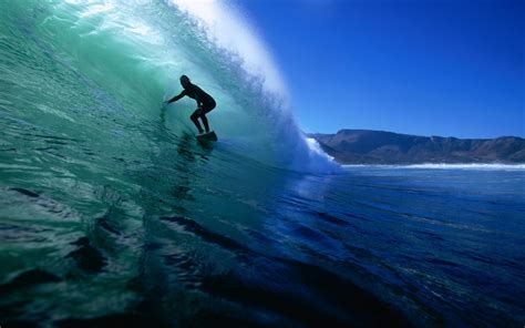 14 Cool Surfing Wallpapers | Surf Pictures and Videos