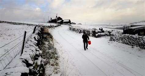 All Yorkshire roads shut or blocked by snow, ice and trees as temperatures reach -12C ...