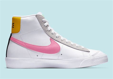 Nike Blazer Mid '77 Pink Glow DA4295-100 Release | SneakerNews.com