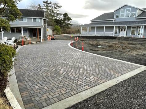 Paver Driveway Archives | Sequoia Stonescapes