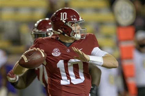 Mac Jones Bolsters Heisman Case; No. 1 Alabama Throttles LSU 55-17 ...