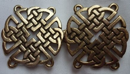 Celtic Knot Round Cloak Clasp- Bronze Tone Plated