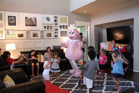 An Awesome Yo Gabba Gabba Party - Decorchick!