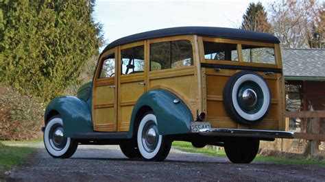 1940 Ford Deluxe Woody Wagon | S105 | Monterey 2014