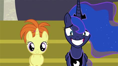 Image - Princess Luna smiling uncomfortably next to a filly S7E10.png | My Little Pony ...