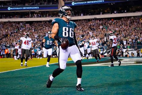 Eagles trade Zach Ertz to the Arizona Cardinals - WHYY